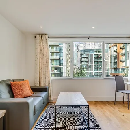 Cosy Studio Apartment In Canary Wharf
